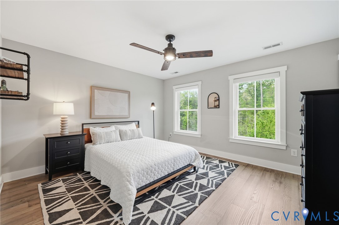 3301 Seaford Crossing Dr