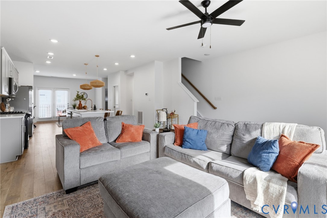 13809 Village View Dr