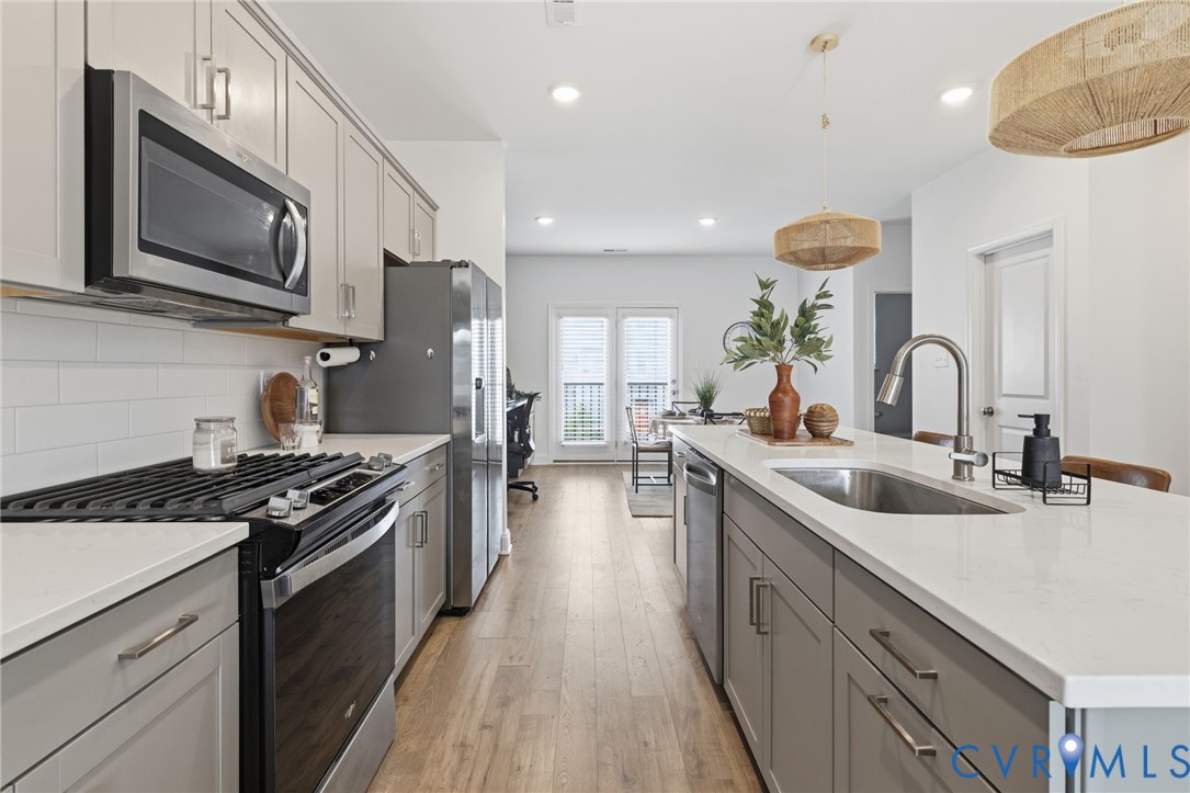 13809 Village View Dr