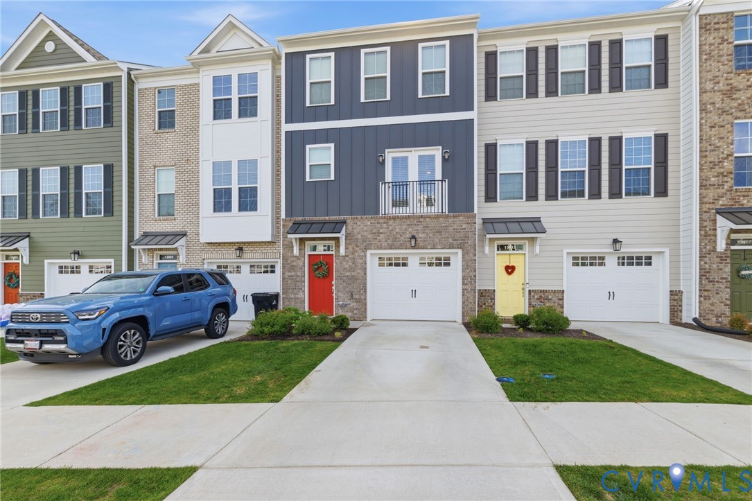 13809 Village View Dr