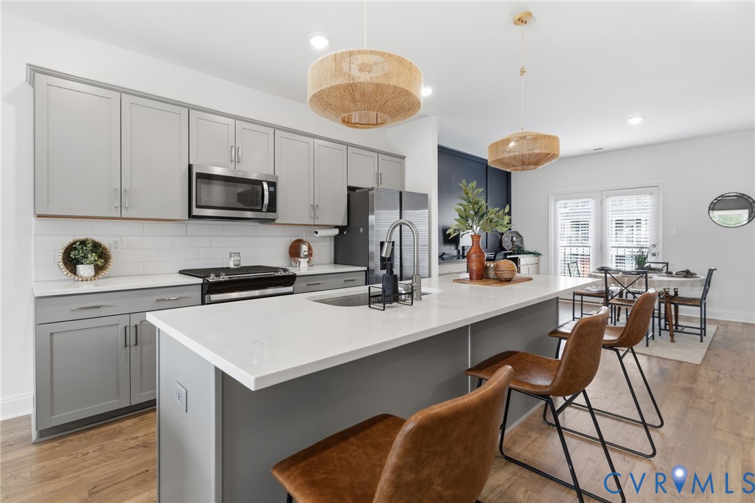 13809 Village View Dr