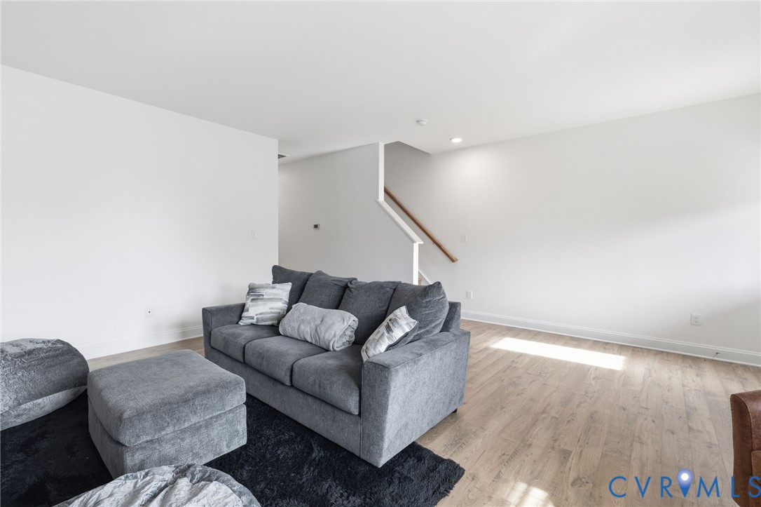 13809 Village View Dr