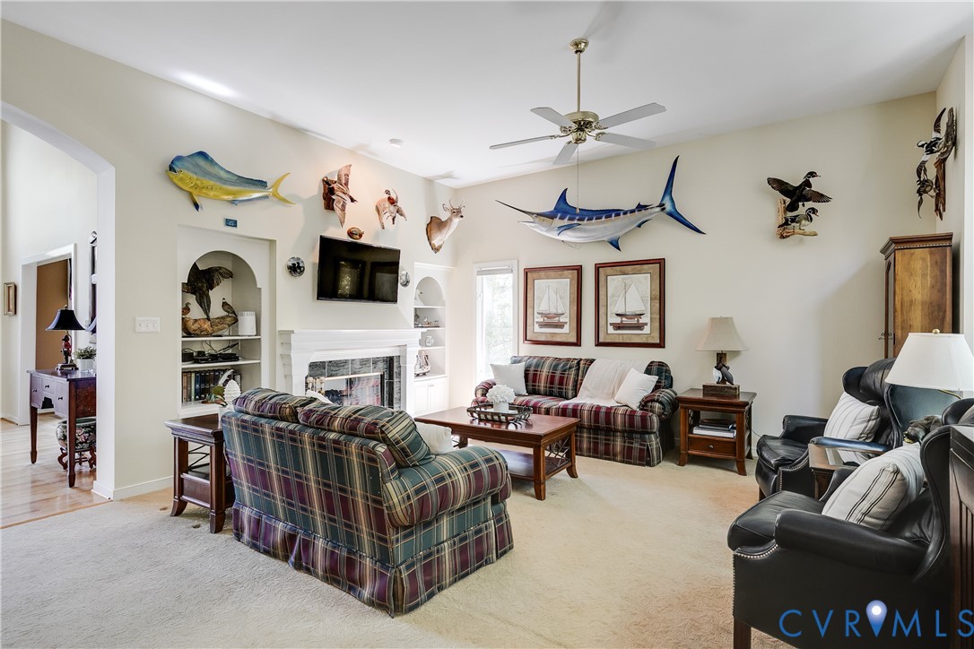 2400 Whitecastle Dr