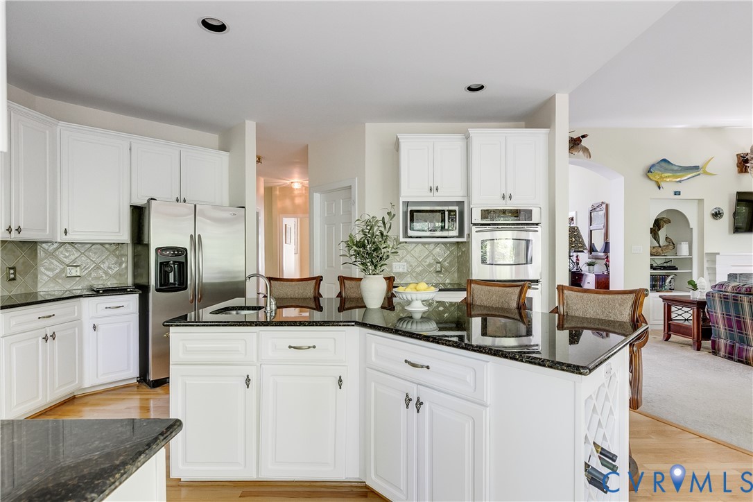 2400 Whitecastle Dr