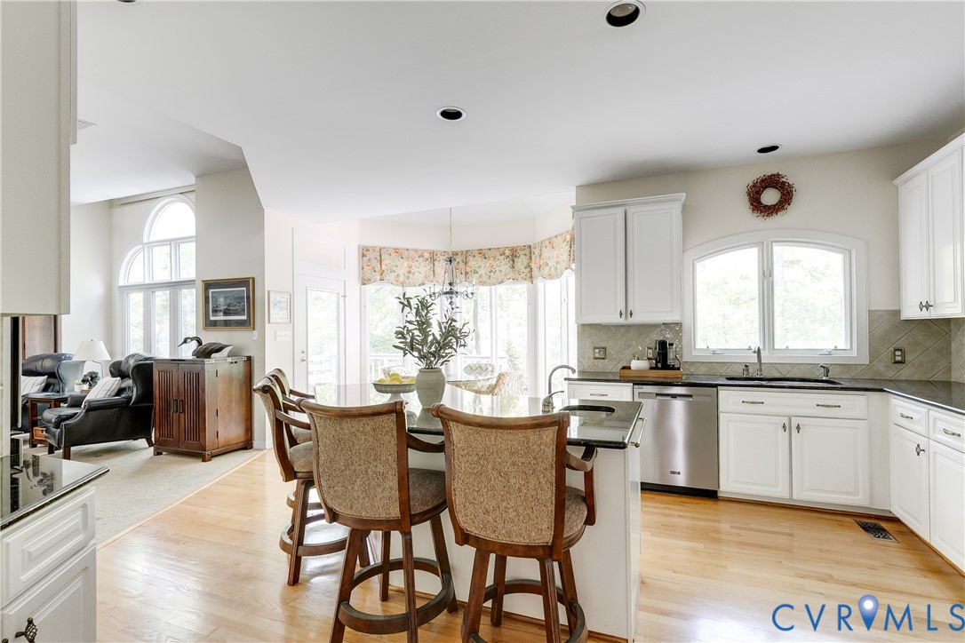 2400 Whitecastle Dr