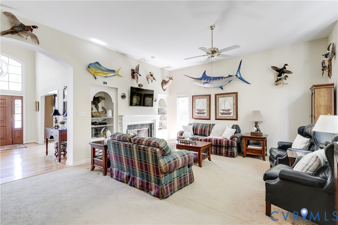 2400 Whitecastle Dr