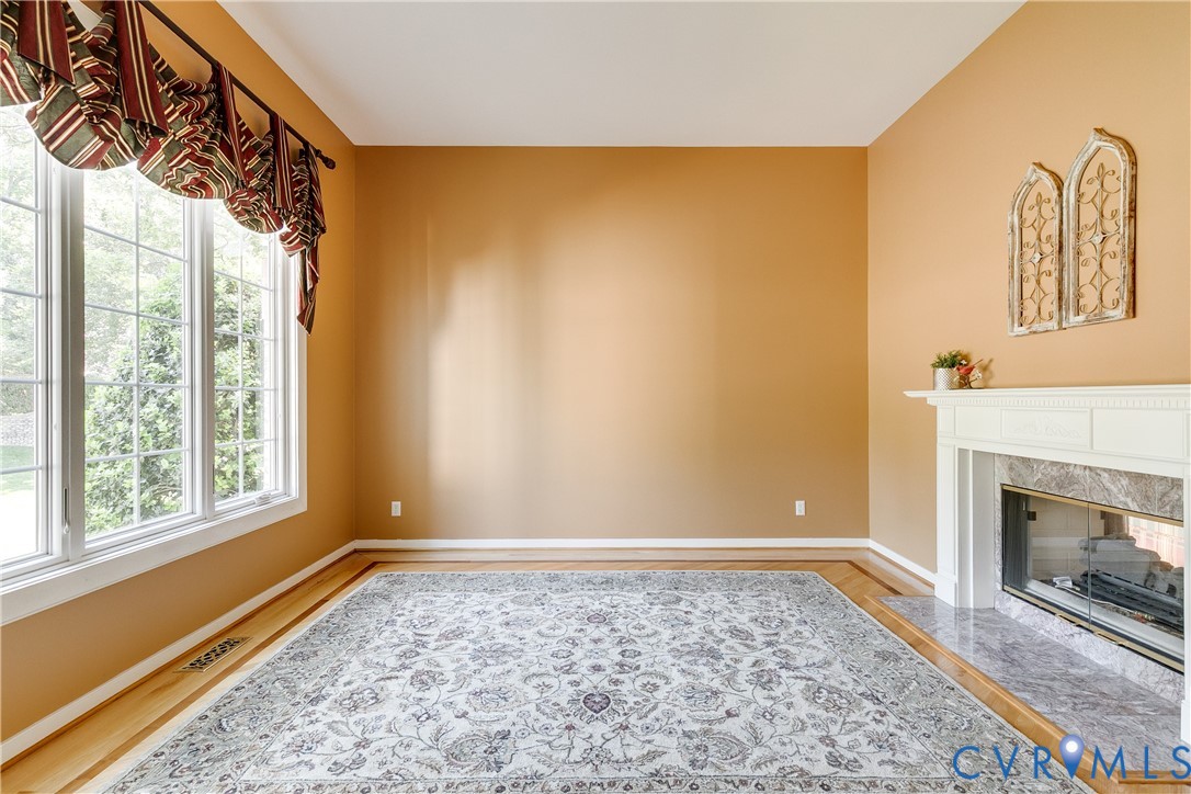2400 Whitecastle Dr