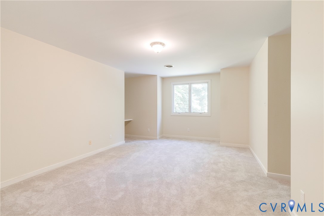 2400 Whitecastle Dr