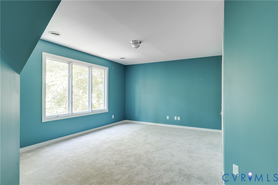 2400 Whitecastle Dr