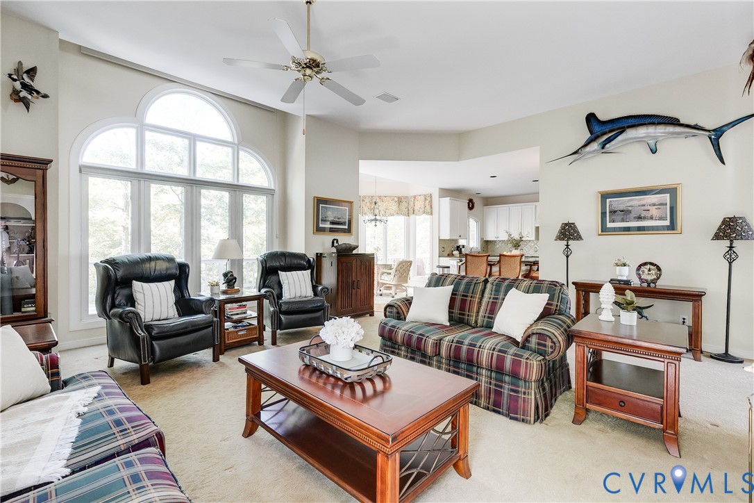 2400 Whitecastle Dr
