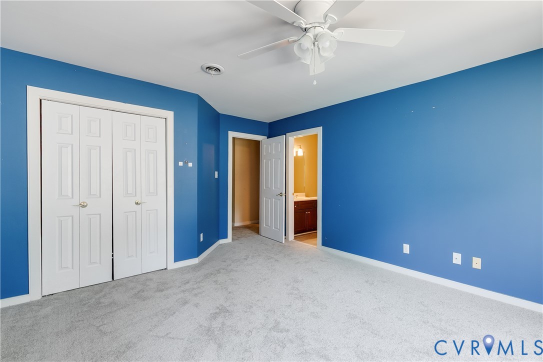 2400 Whitecastle Dr