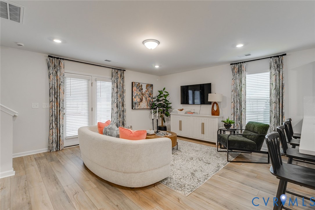6447 Quinlynn Pl