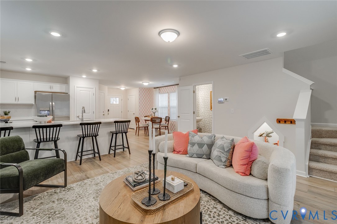 6447 Quinlynn Pl