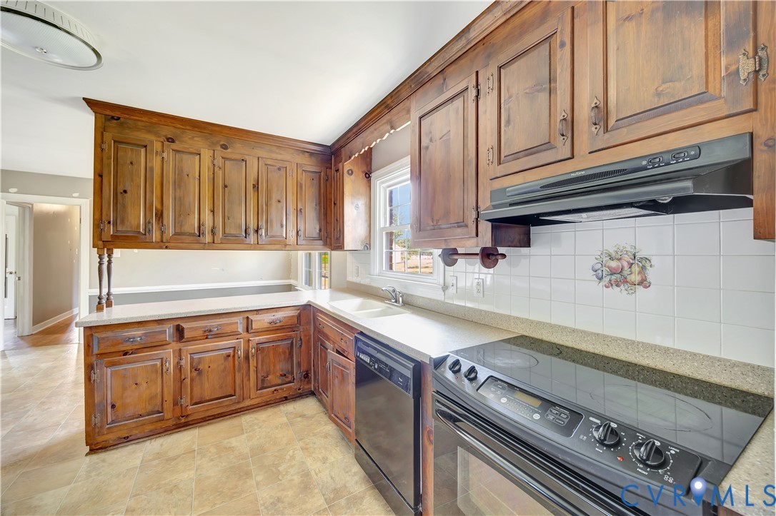 6986 Cornfield Ln