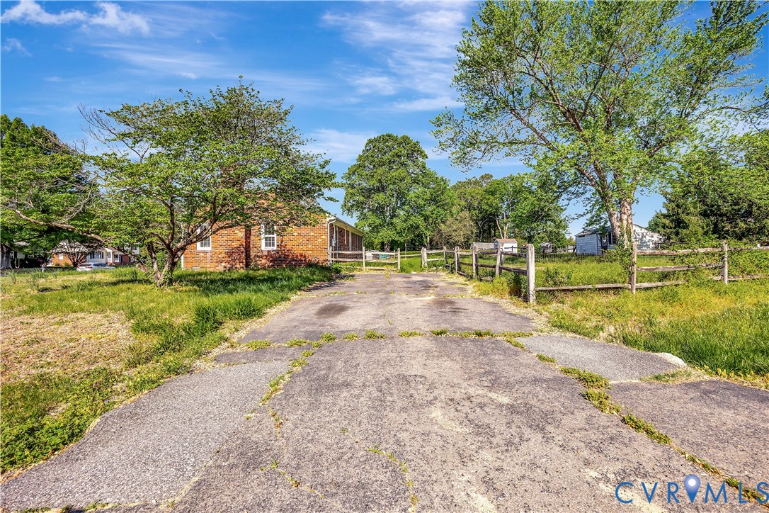 6986 Cornfield Ln
