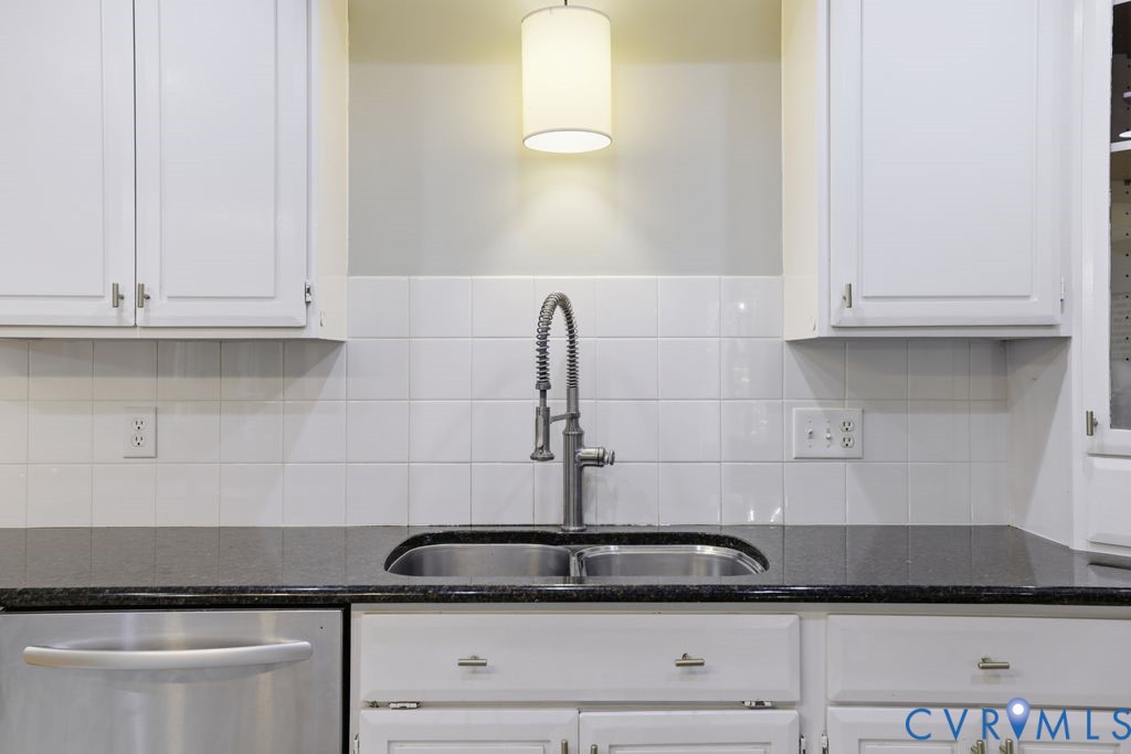 411 Anneslie Ct