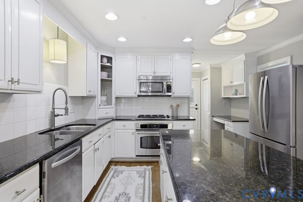 411 Anneslie Ct