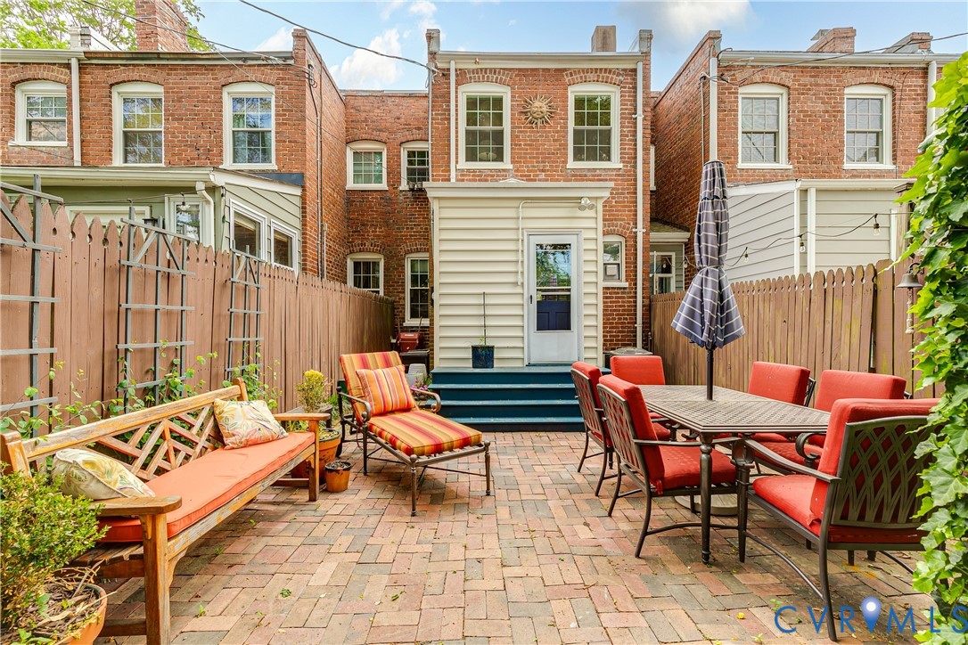 24 N Sheppard St