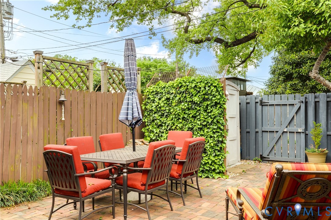 24 N Sheppard St