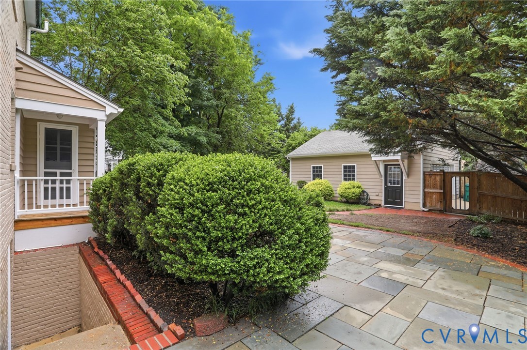 2300 Wedgewood Ave