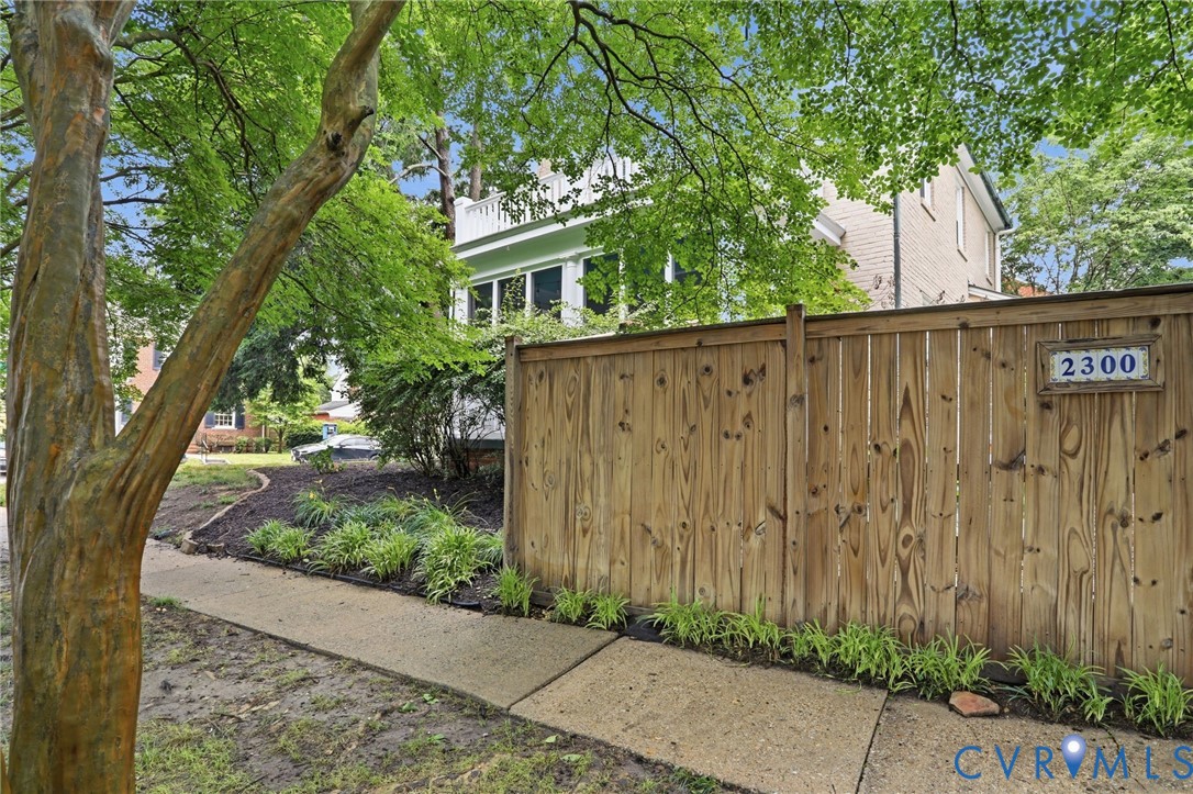 2300 Wedgewood Ave