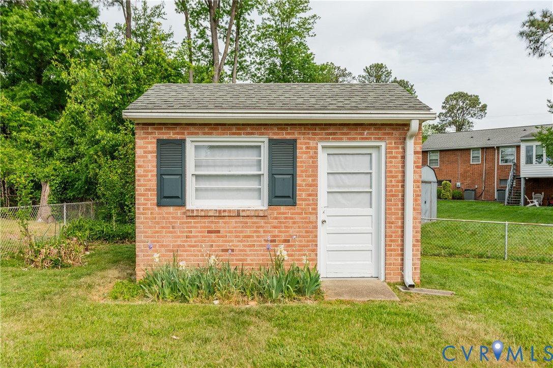 1214 Newell Rd