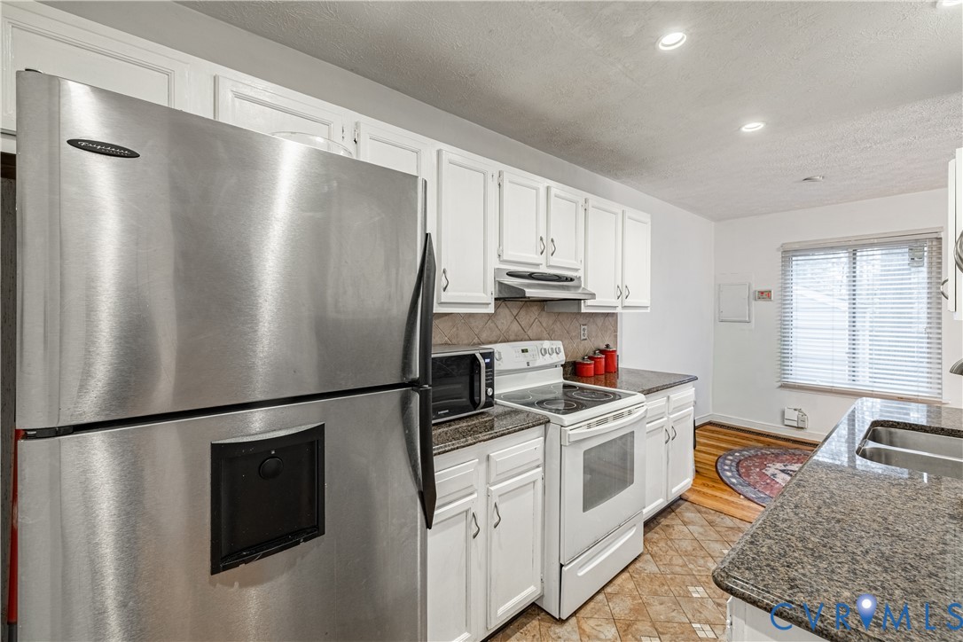 1989 Airy Cir