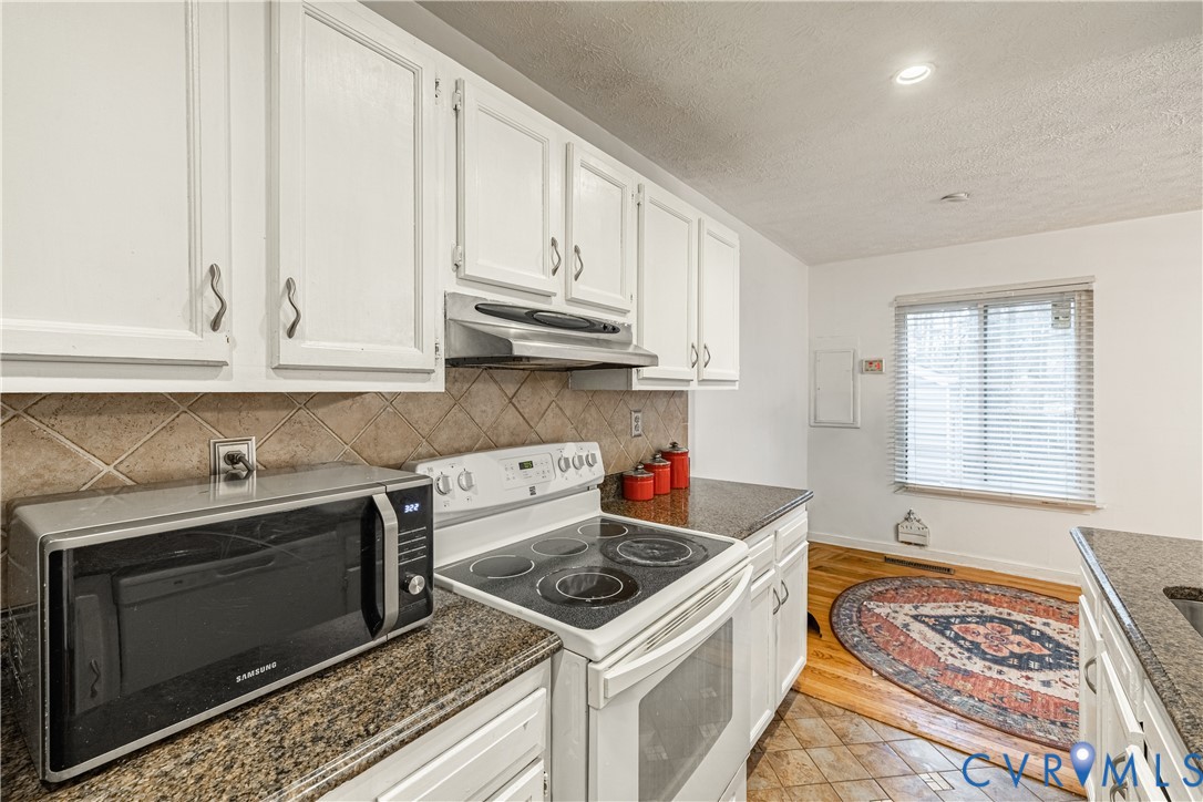 1989 Airy Cir
