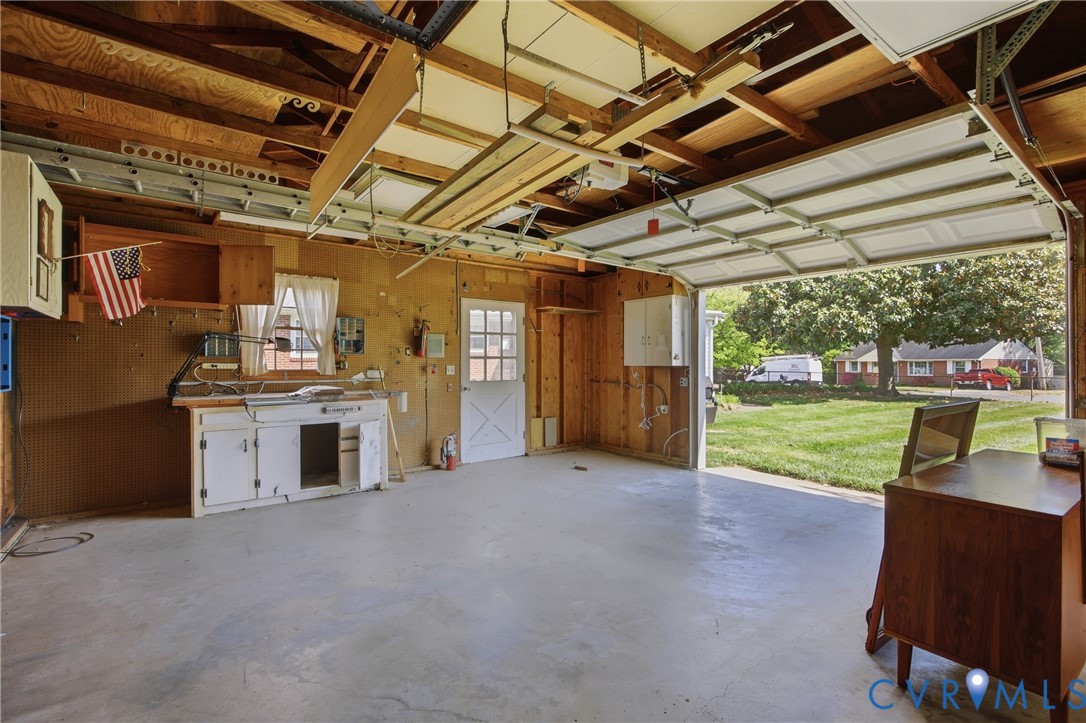 3200 Valleyfield Rd