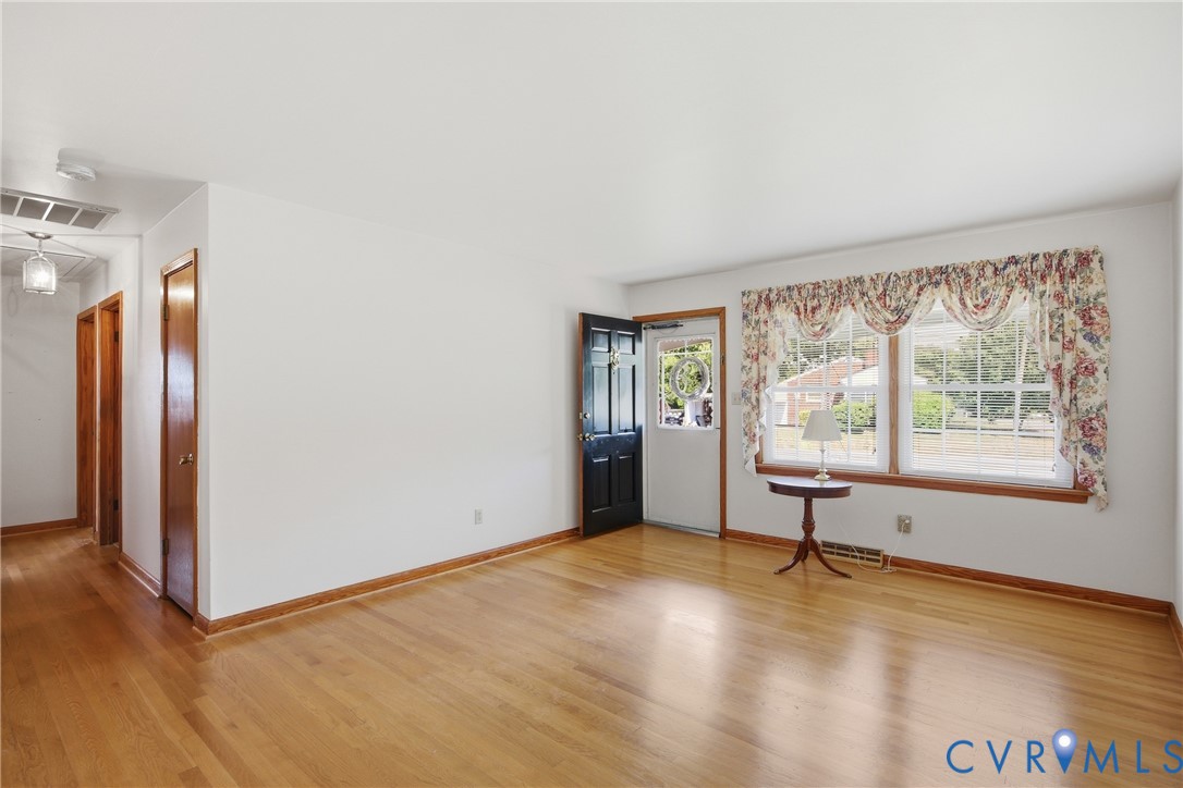 3200 Valleyfield Rd