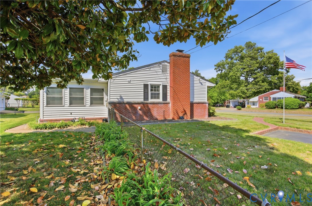 3200 Valleyfield Rd
