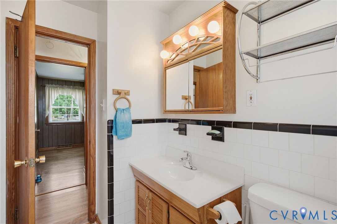 3200 Valleyfield Rd