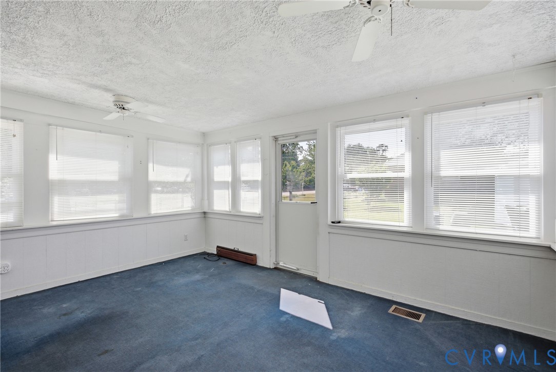 3200 Valleyfield Rd
