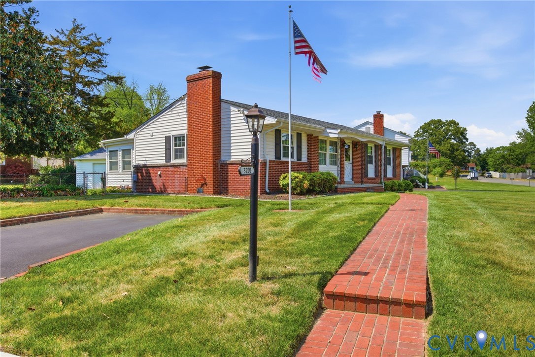 3200 Valleyfield Rd