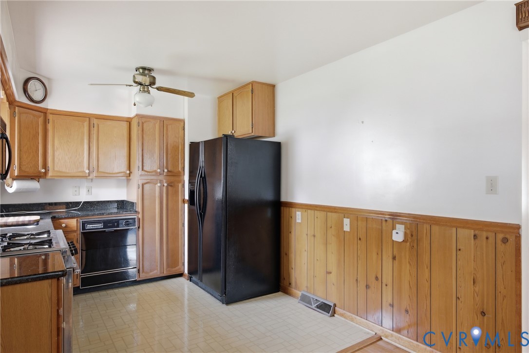 3200 Valleyfield Rd
