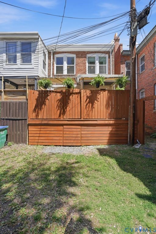 2417 W Main St