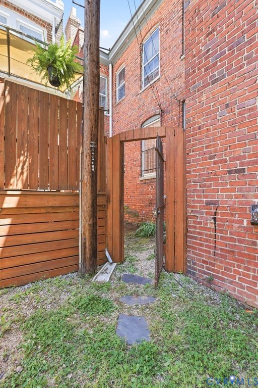 2417 W Main St