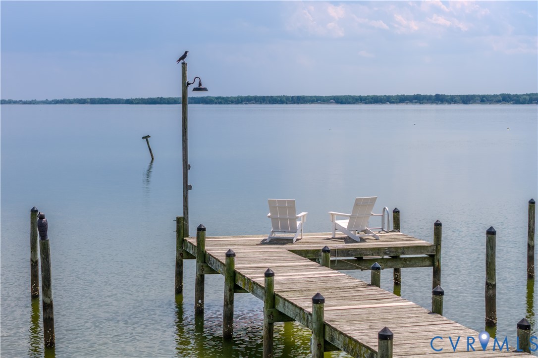 62 Riverside Dr