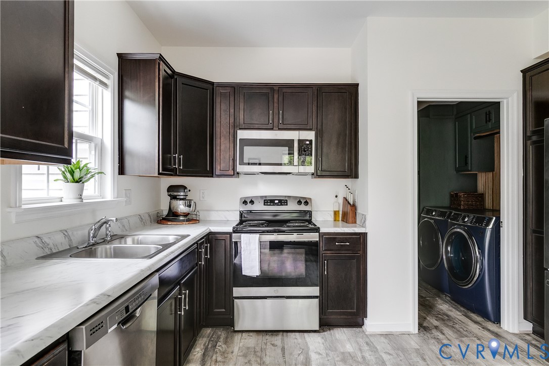 7105 Dexter Rd