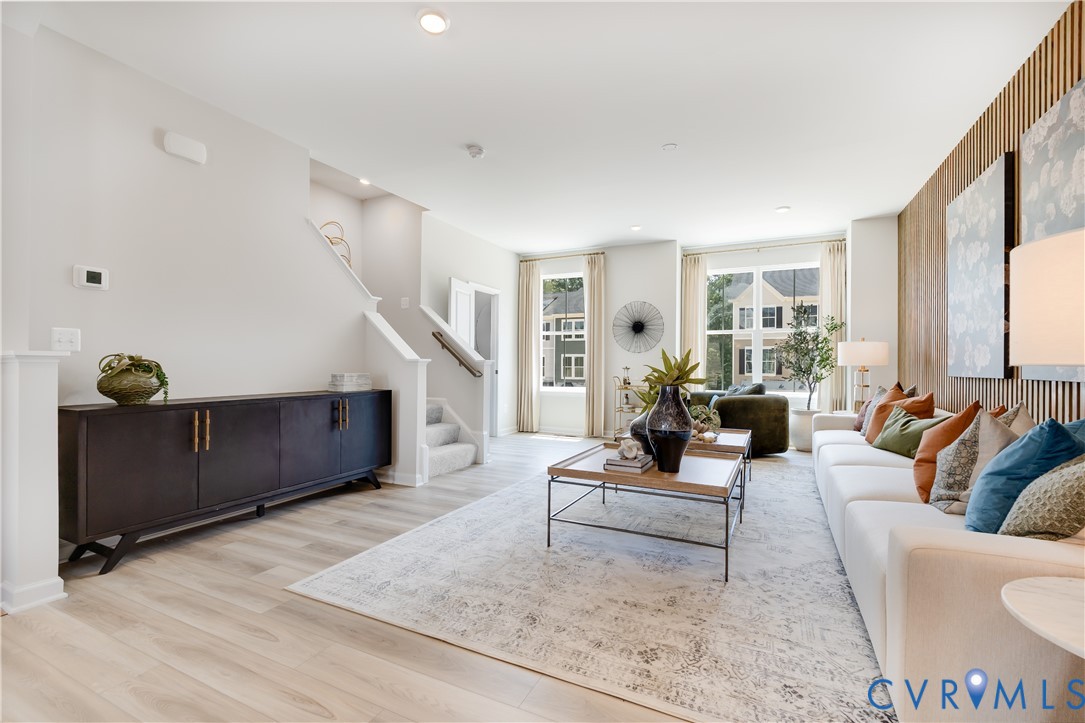 8765 Pioneer Hill Dr