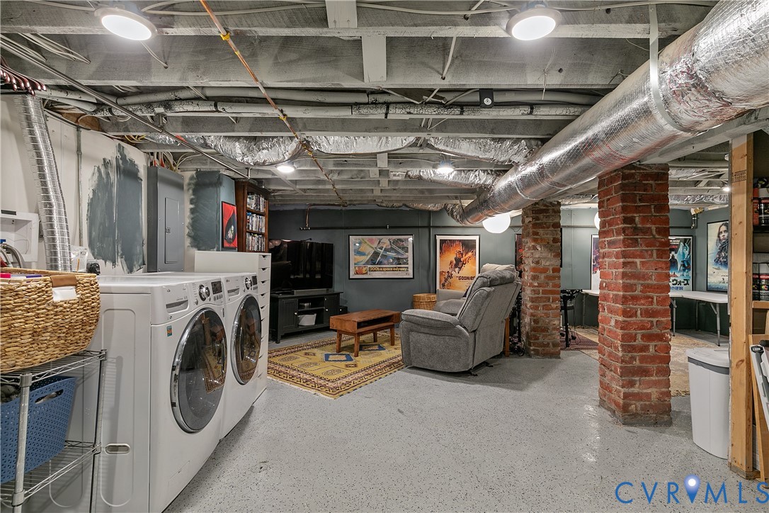 113 W 33rd St