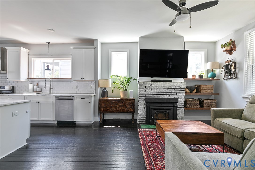 113 W 33rd St