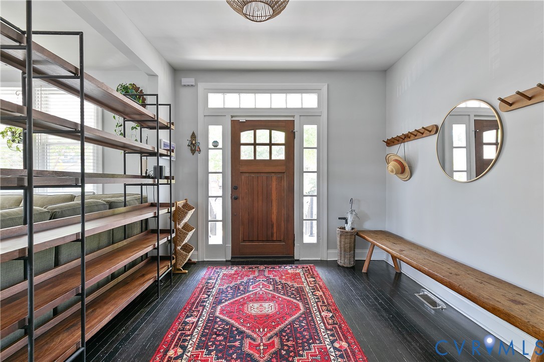 113 W 33rd St