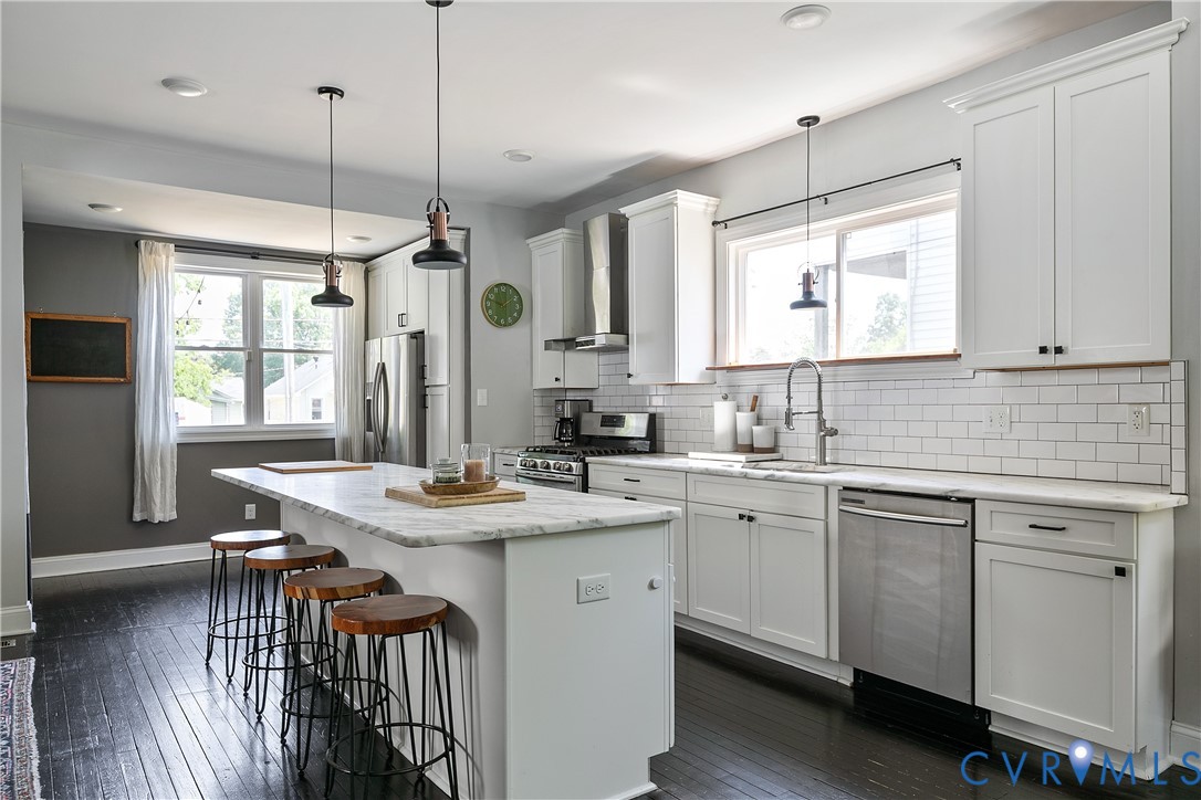 113 W 33rd St