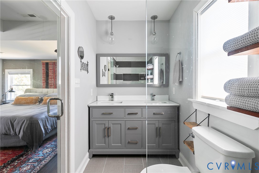 113 W 33rd St