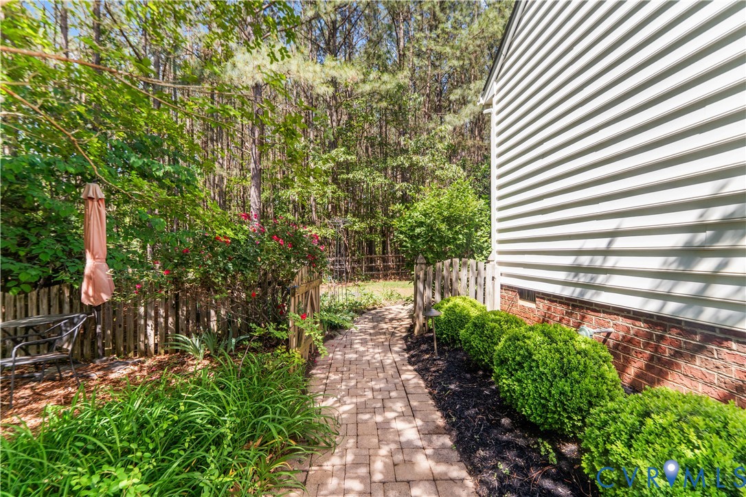 3845 Mill Mount Dr