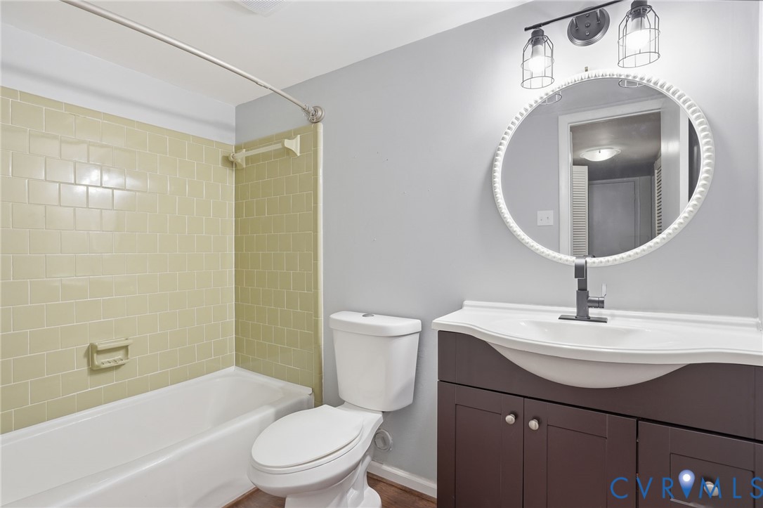 1707 Foxfire Cir
