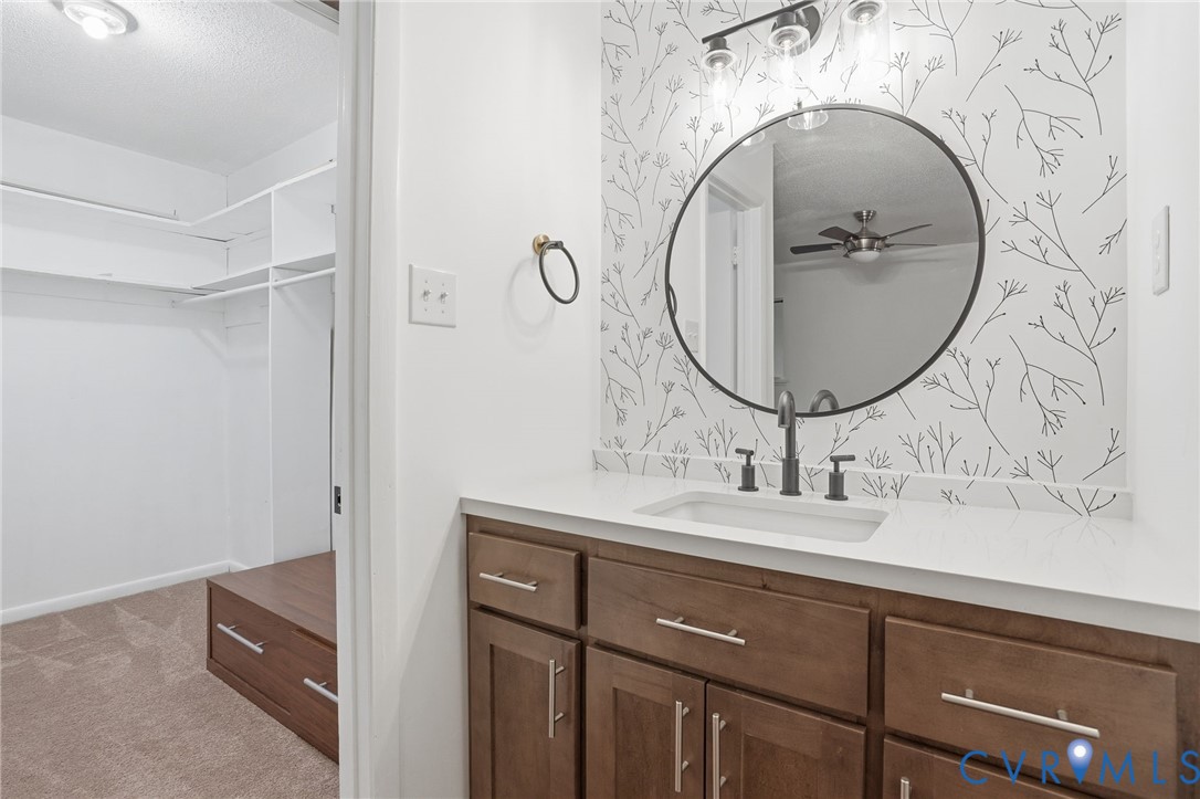 1707 Foxfire Cir
