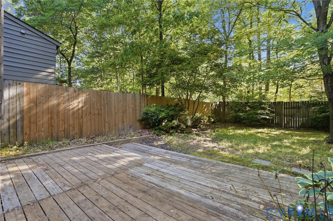 1707 Foxfire Cir