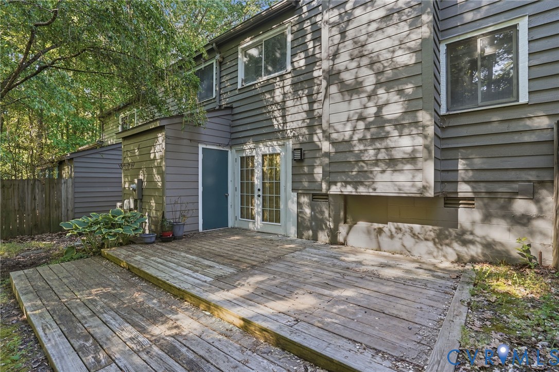 1707 Foxfire Cir